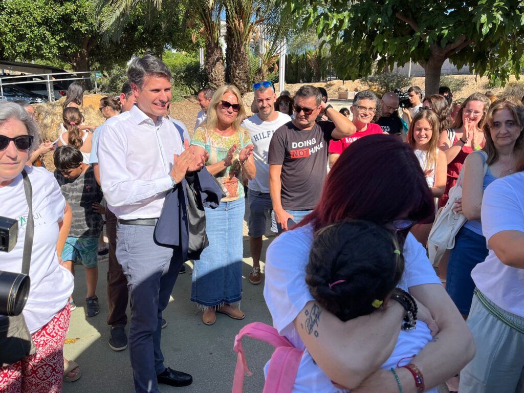 B. Social y Asoc. Sonrisa Saharaui Bienvenida niños Proyecto 'Vacaciones en Paz' Foto1
